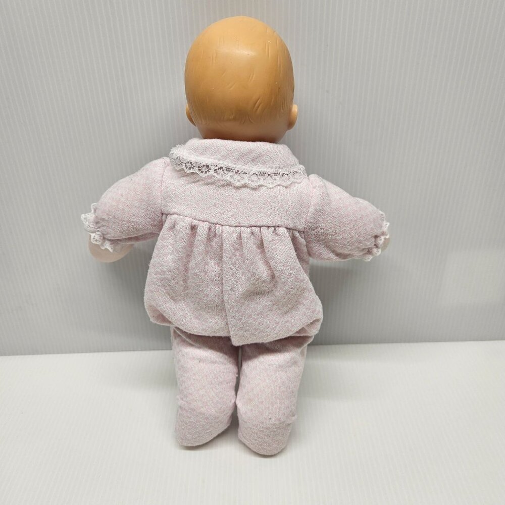 Madame Alexander 2015 Pink Check Huggums Vinyl Doll Sleepy Eyes Squeaks - Picture 4 of 4